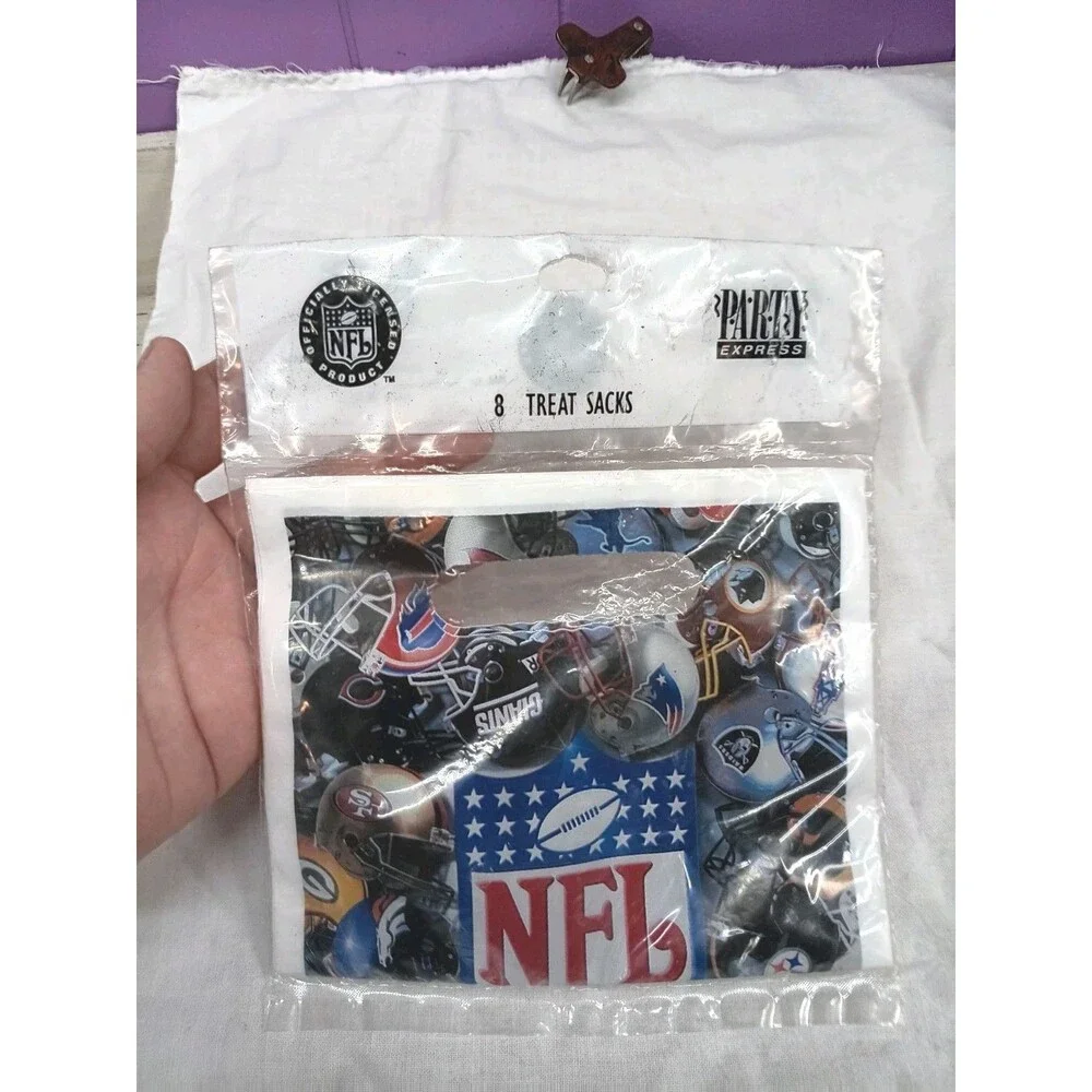 1998 NFL Birthday Party Treat Bags 8 Count
